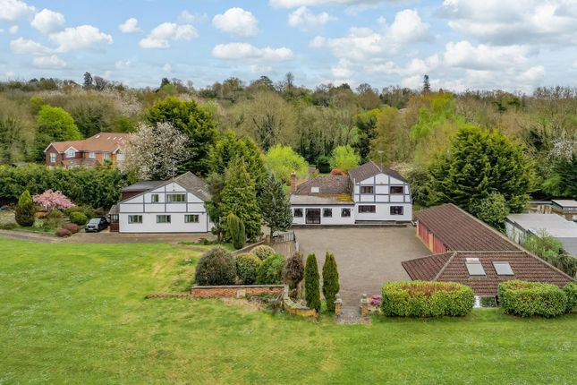 6 bedroom detached house for sale