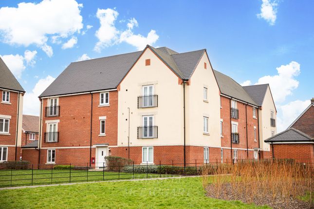 Dowlen Close, Crawley RH10 2 bed flat for sale