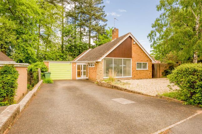 Summercourt Square, Kingswinford, DY6... 4 bed detached bungalow for sale