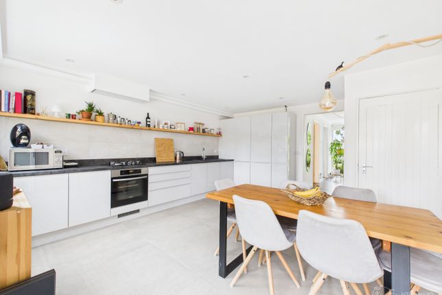 4 bedroom town house for sale