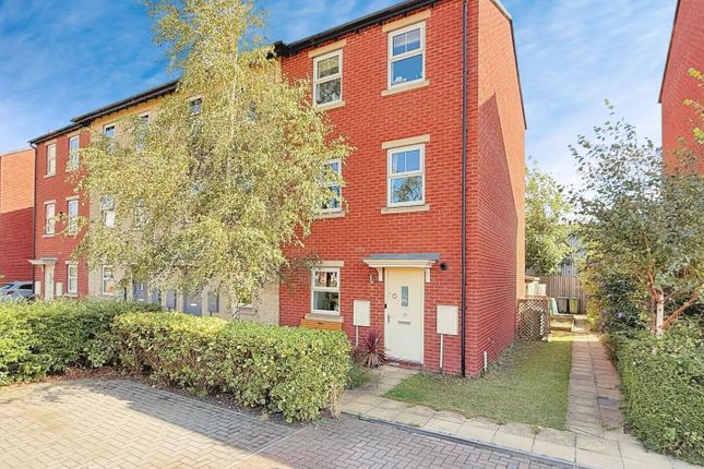 Holts Crest Way, LS12 4 bed end of terrace house for sale