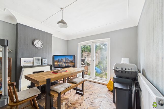 Harvel Crescent, London, SE2 3 bed semi