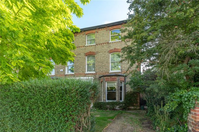 6 bedroom semi-detached house for sale