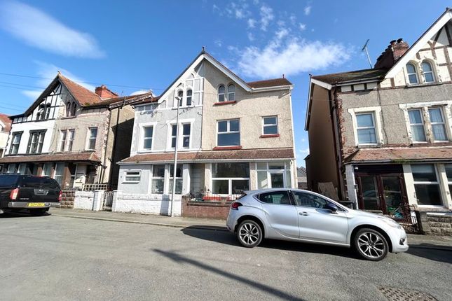 Avallon Avenue, Llandudno Junction 5 bed semi