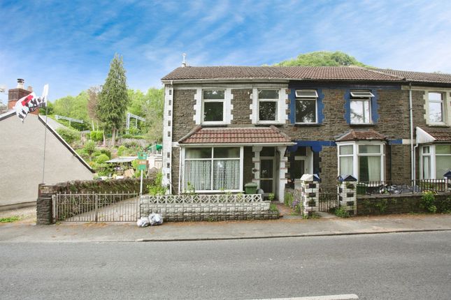 4 bedroom end of terrace house for sale