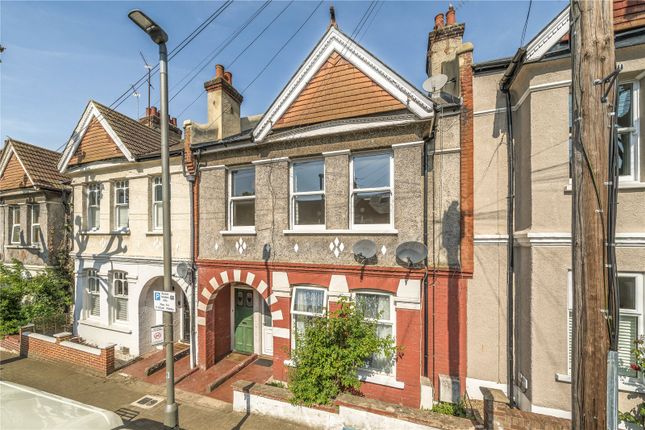 London SW17 3 bed apartment for sale