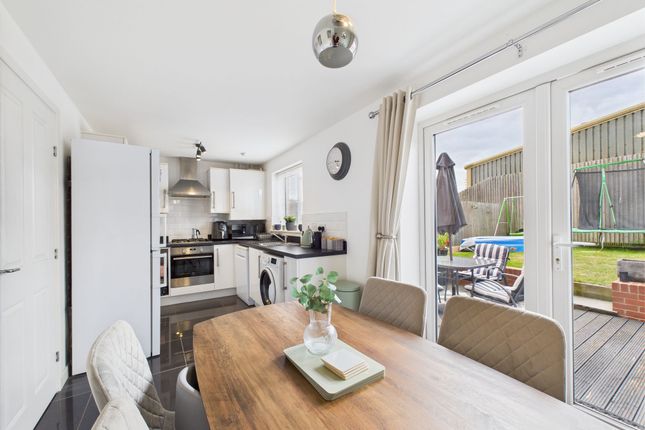 Ash Close, Yaxley, PE7 3 bed semi