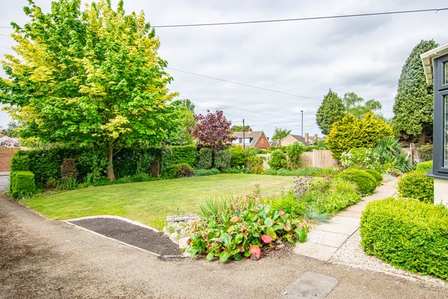 Selby YO8 4 bed bungalow for sale