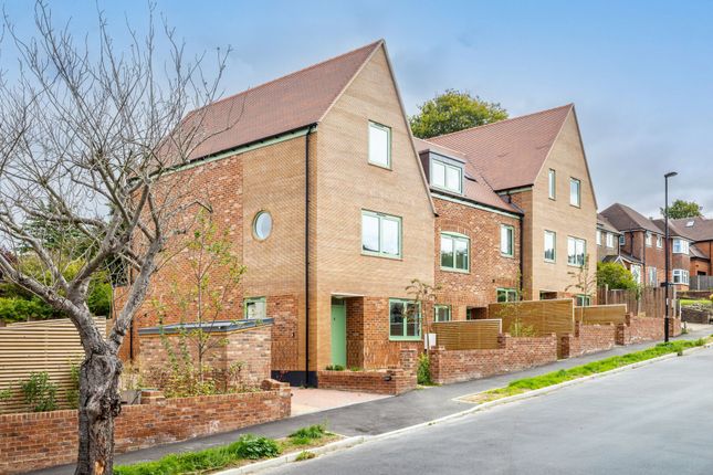 North Down, South Croydon, CR2 4 bed end of terrace house for sale