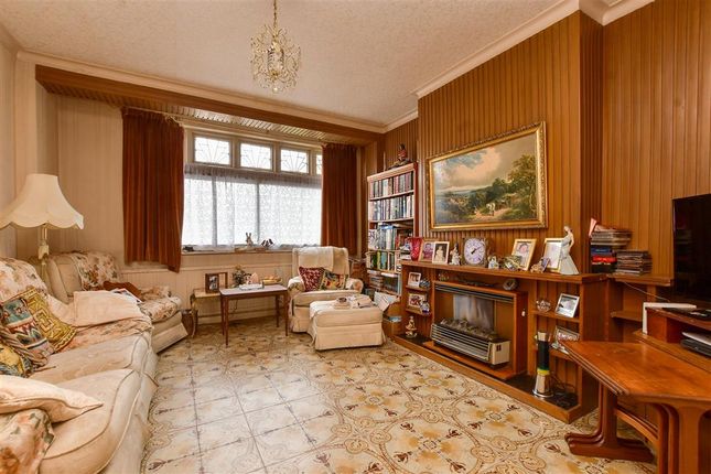 3 bed end terrace house