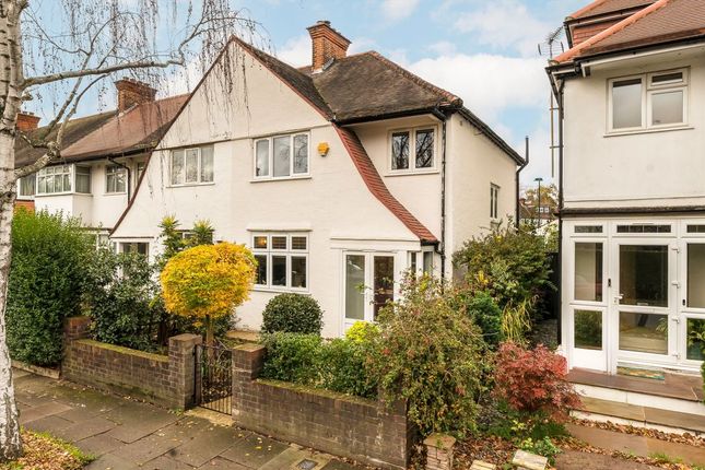 Princes Avenue, London W3 3 bed house for sale