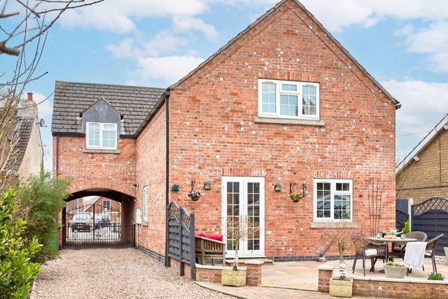 High Street, Hook DN14 5 bed detached house for sale