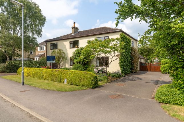 5 bed detached house