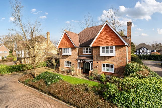 Redwing Gardens, West Byfleet, KT14 5 bed detached house for sale