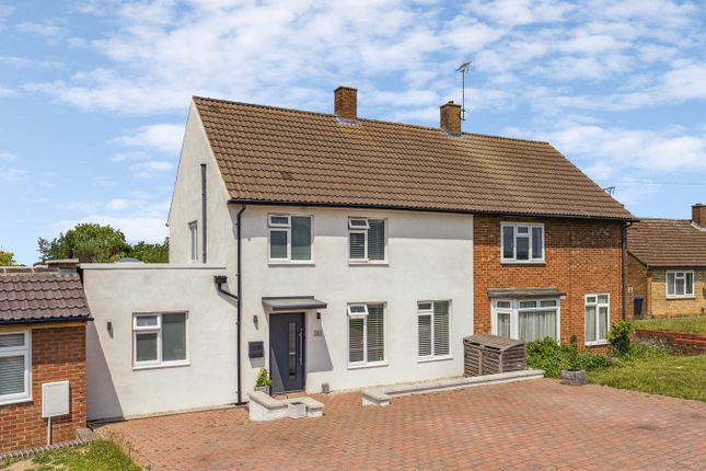 Wilshere Crescent, Hitchin, SG4 3 bed semi