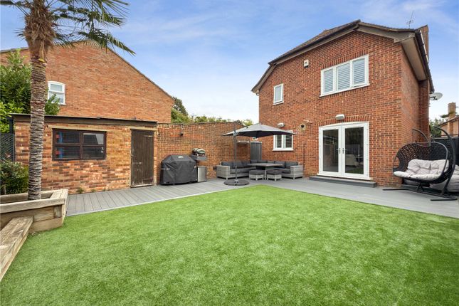 Glendale, Swanley, Kent, BR8 3 bed detached house for sale