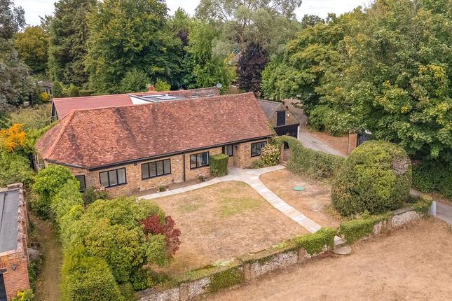 Commonwood, Hertfordshire WD4 6 bed detached house for sale