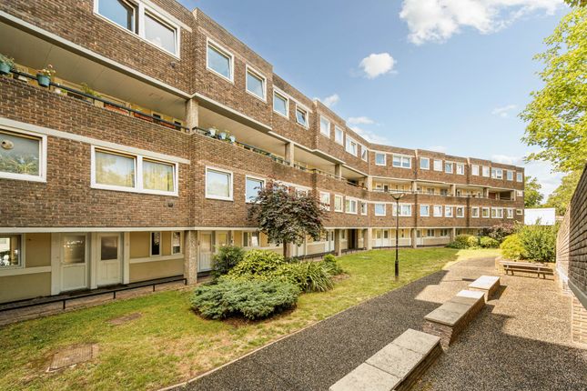 Galba Court, Brentford Dock 2 bed apartment for sale