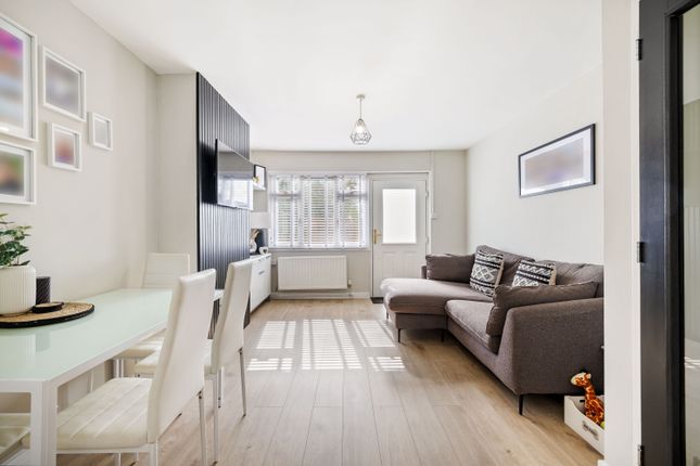 Redwing Avenue, Godalming GU7 1 bed bungalow for sale
