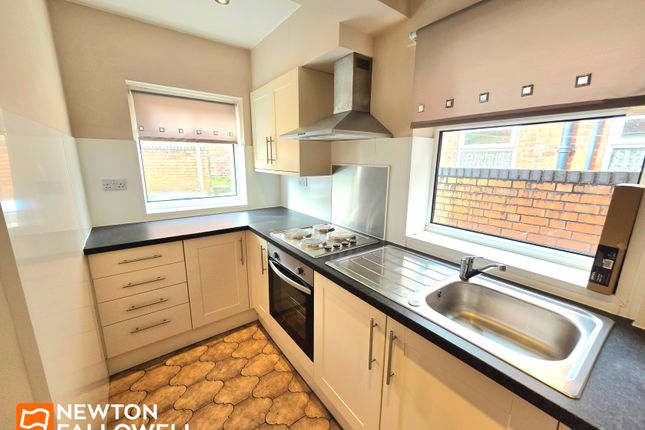 Newgate Lane, Mansfield, NG18 2 bed terraced house for sale