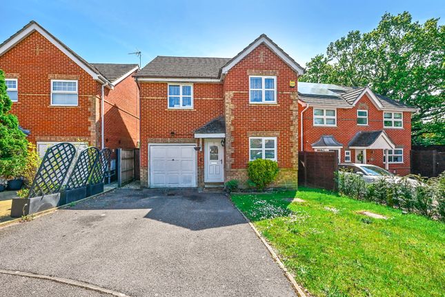 Southern Way, Farnborough, GU14 3 bed detached house for sale