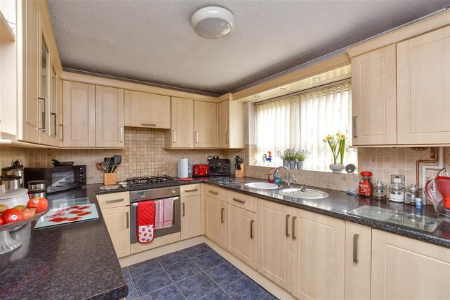 3 bed end terrace house