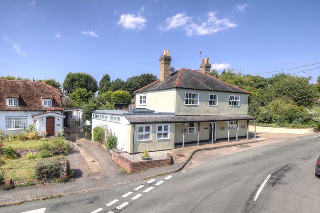 6 bed detached house