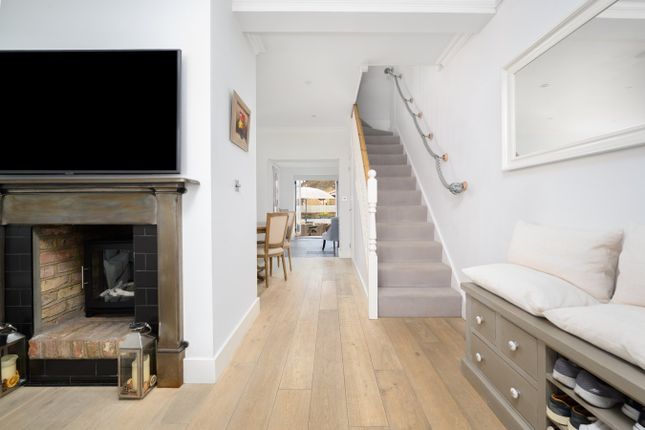Jessamy Road, Weybridge, KT13 3 bed semi