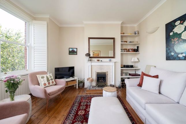 Starfield Road W12 1 bed maisonette for sale