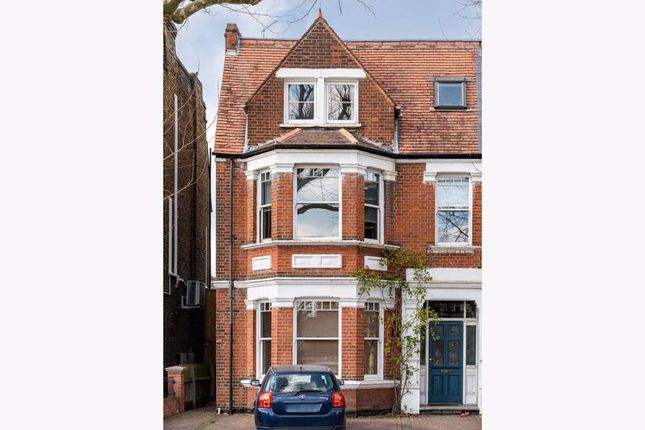 6 bedroom semi-detached house for sale