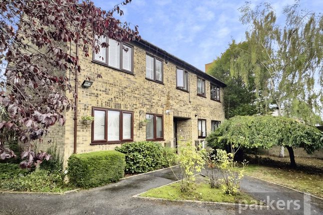 Dovetrees, Carterton, Oxfordshire, OX18 1 bed apartment for sale