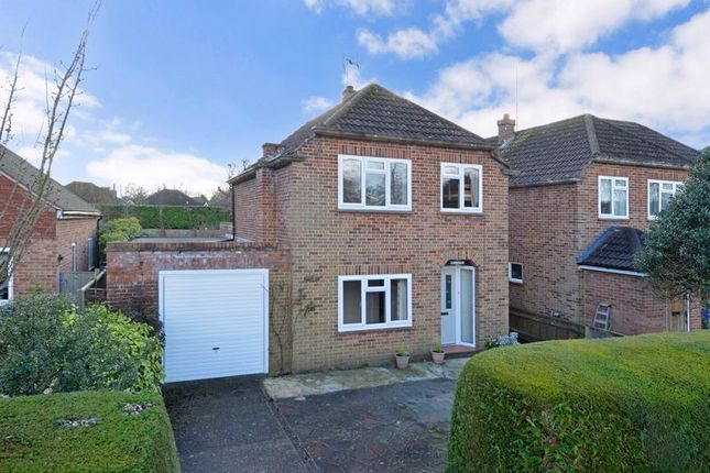 Smithwood Avenue, Cranleigh 3 bed detached house for sale