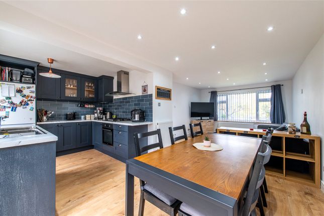 Lorton Close, Gravesend, Kent, DA12 2 bed terraced house for sale