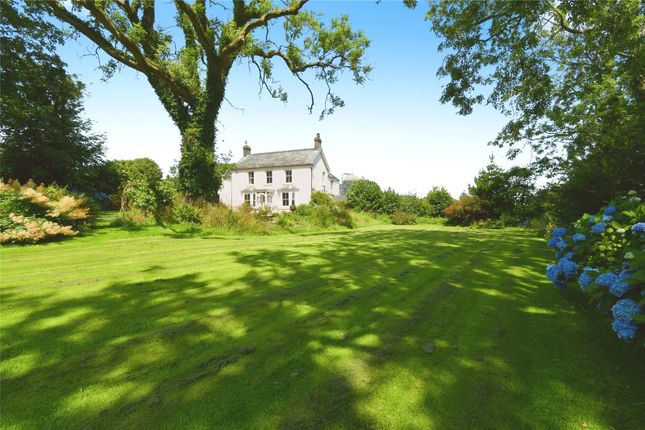 6 bedroom detached house for sale