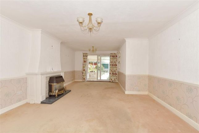 Dashmonden Close, Wainscott... 3 bed semi