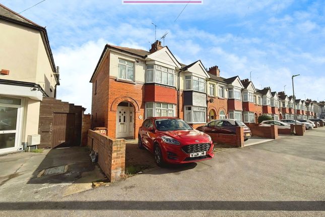 Sturdee Avenue, Gillingham, Kent, ME7 3 bed end of terrace house for sale