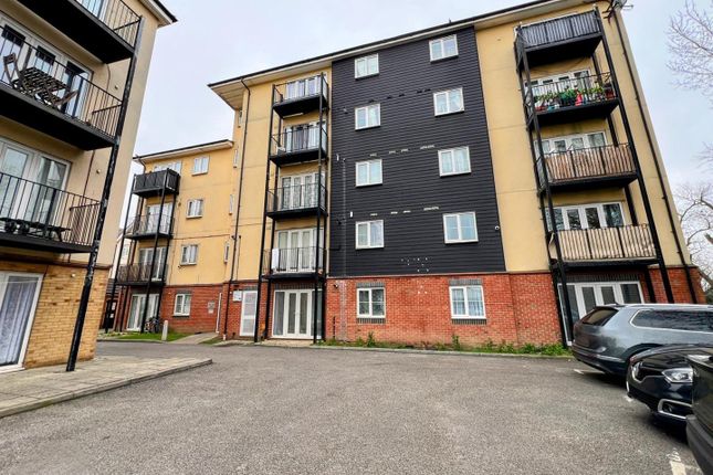 Blackthorn Road, Ilford 2 bed flat for sale