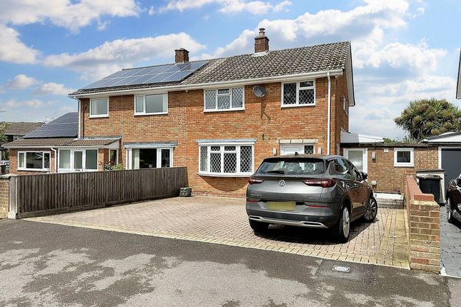 Chaloner Crescent, Dibden Purlieu, SO45 3 bed semi
