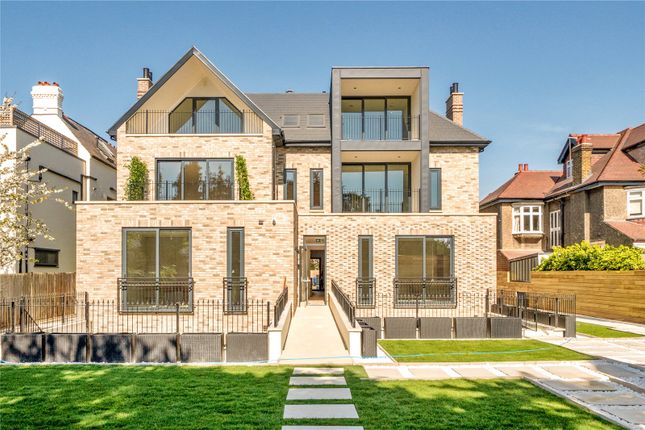 Creswick Road, London 3 bed apartment for sale