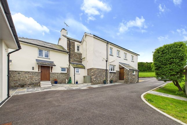 5 bed detached house