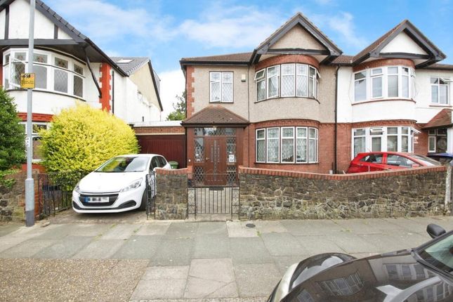 Whalebone Grove, Chadwell Heath, RM6 3 bed semi