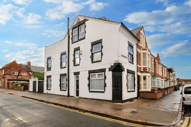 5 bedroom end of terrace house for sale