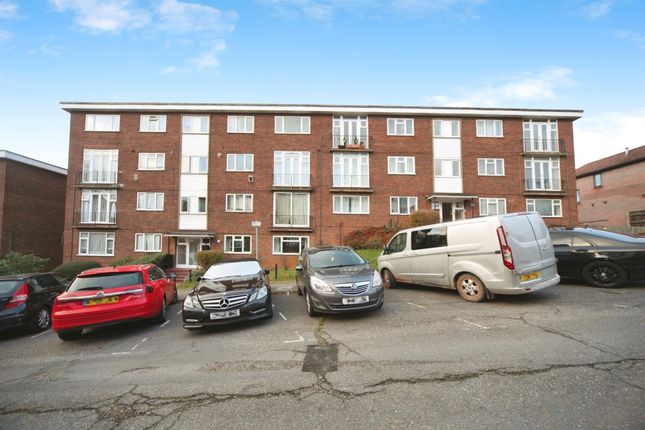 2 bedroom ground floor flat for sale