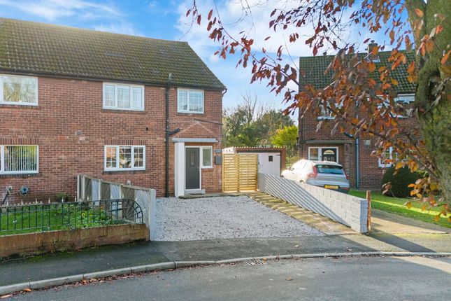 Springfields, Knottingley WF11 3 bed semi