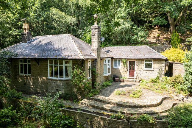 Kinder Road, High Peak SK22 3 bed detached bungalow for sale