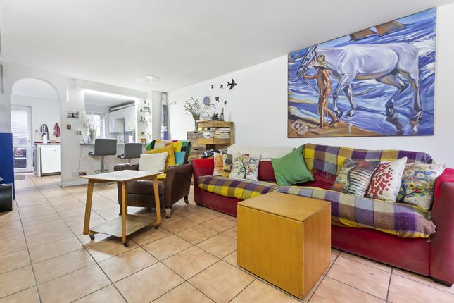 Charlotte Mews, London, W10 2 bed terraced house for sale