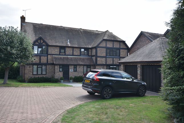 Fordyce Close, Hornchurch, RM11 5 bed detached house for sale