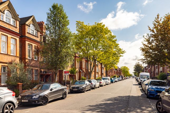 Barcombe Avenue, London SW2 4 bed terraced house for sale