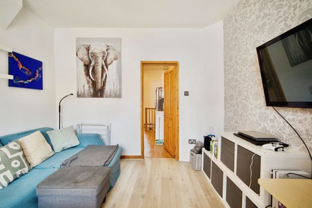 1 bedroom ground floor flat for sale