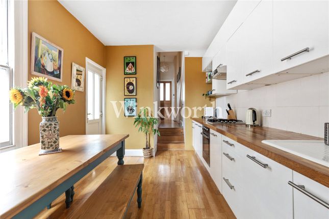 Vale Road, London, N4 1 bed apartment for sale